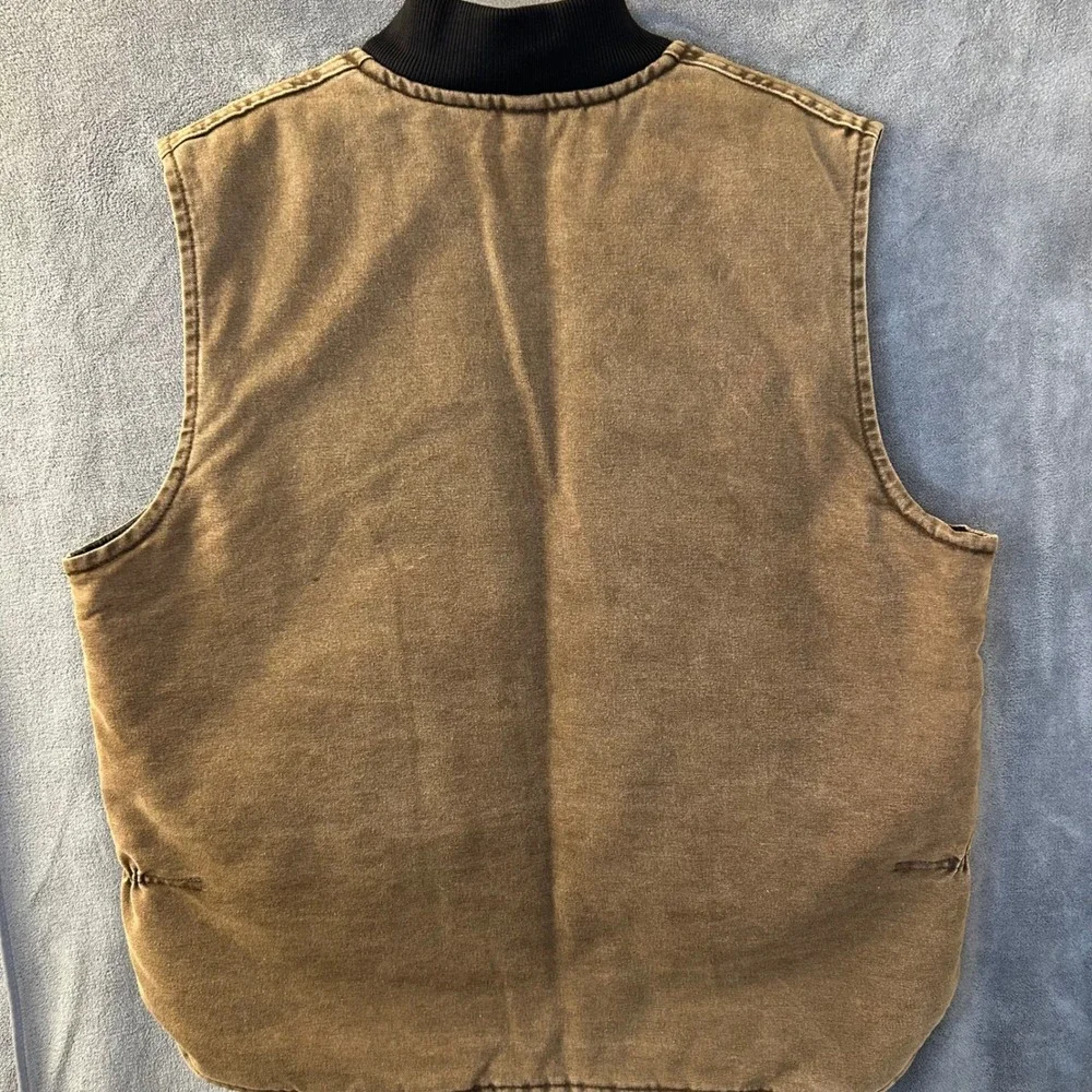 Carhartt measures 25